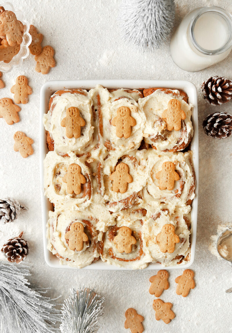 Vegan Gingerbread Cinnamon Rolls
