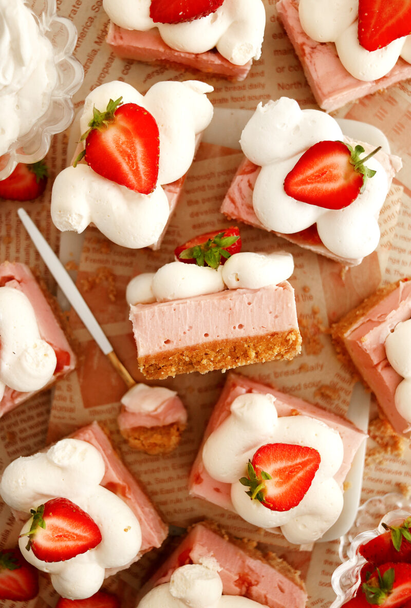 No-Bake Strawberry Cheesecake Bars
