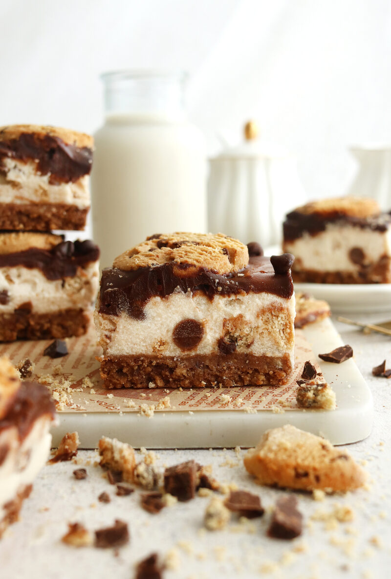 No-Bake Cookie Cheesecake Bars
