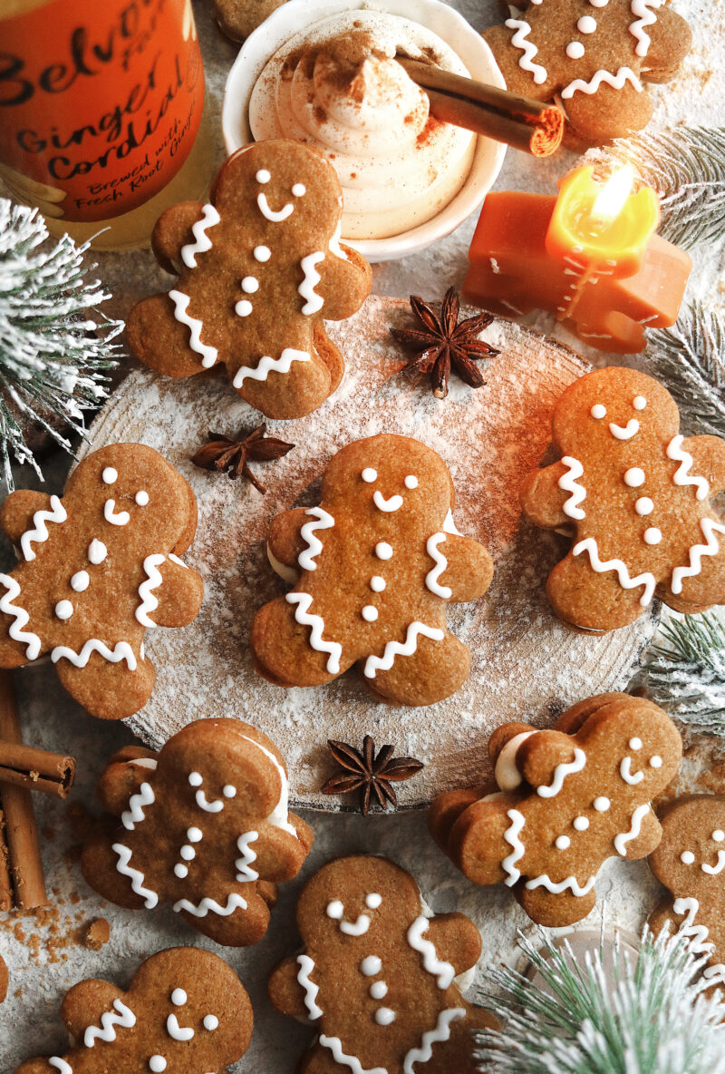 Vegan Gingerbread Cream Cookies