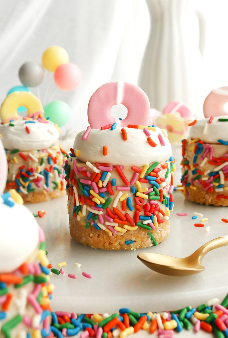 Mini No-Bake Funfetti Cheesecakes