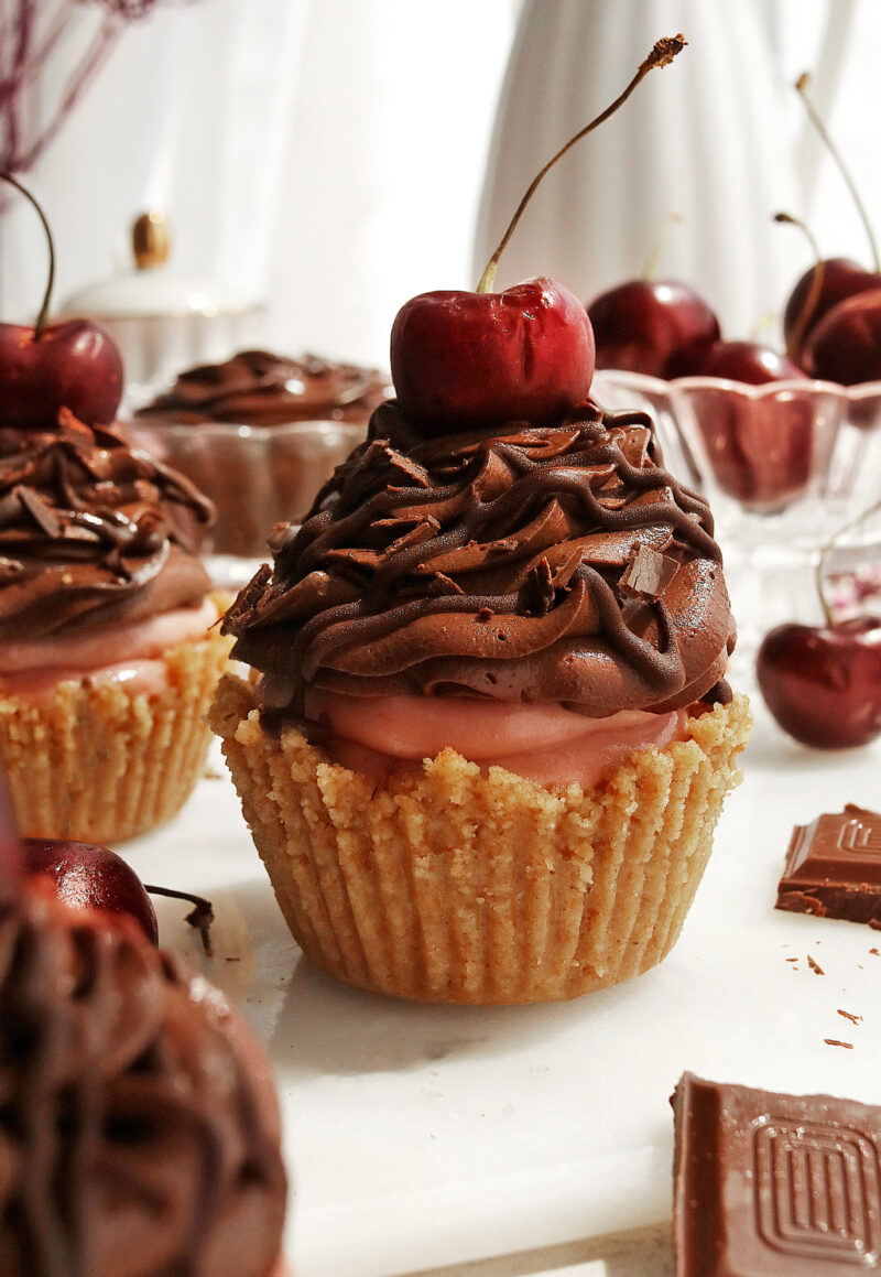 No-Bake Cherry Cupcake Cheesecakes