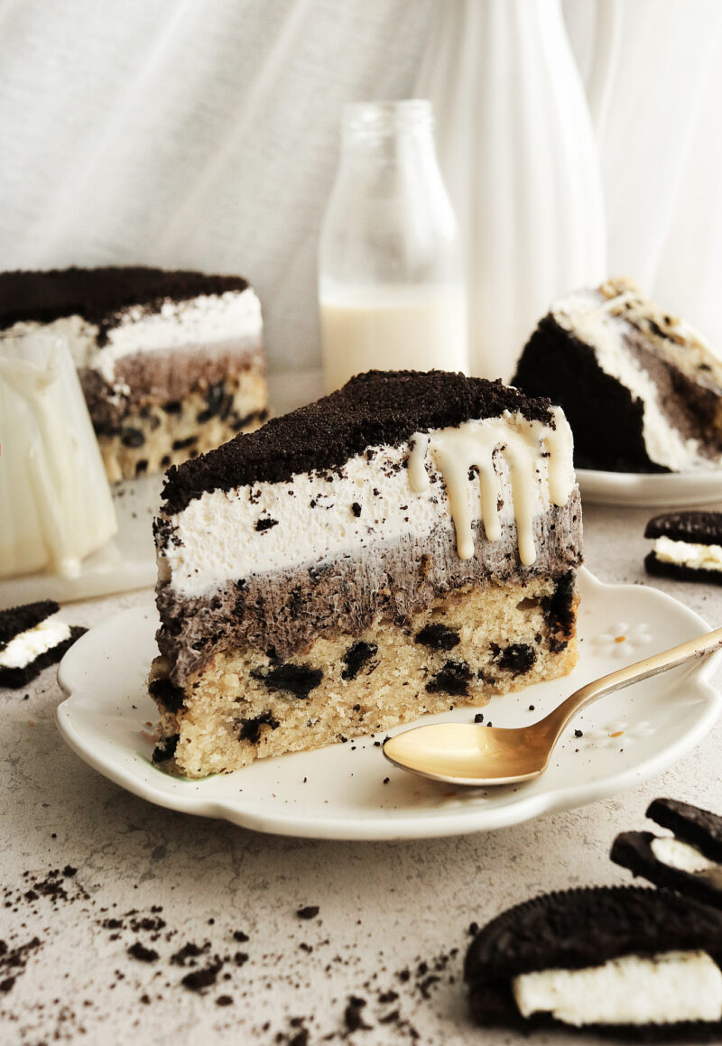 Vegan Oreo Mousse Cake