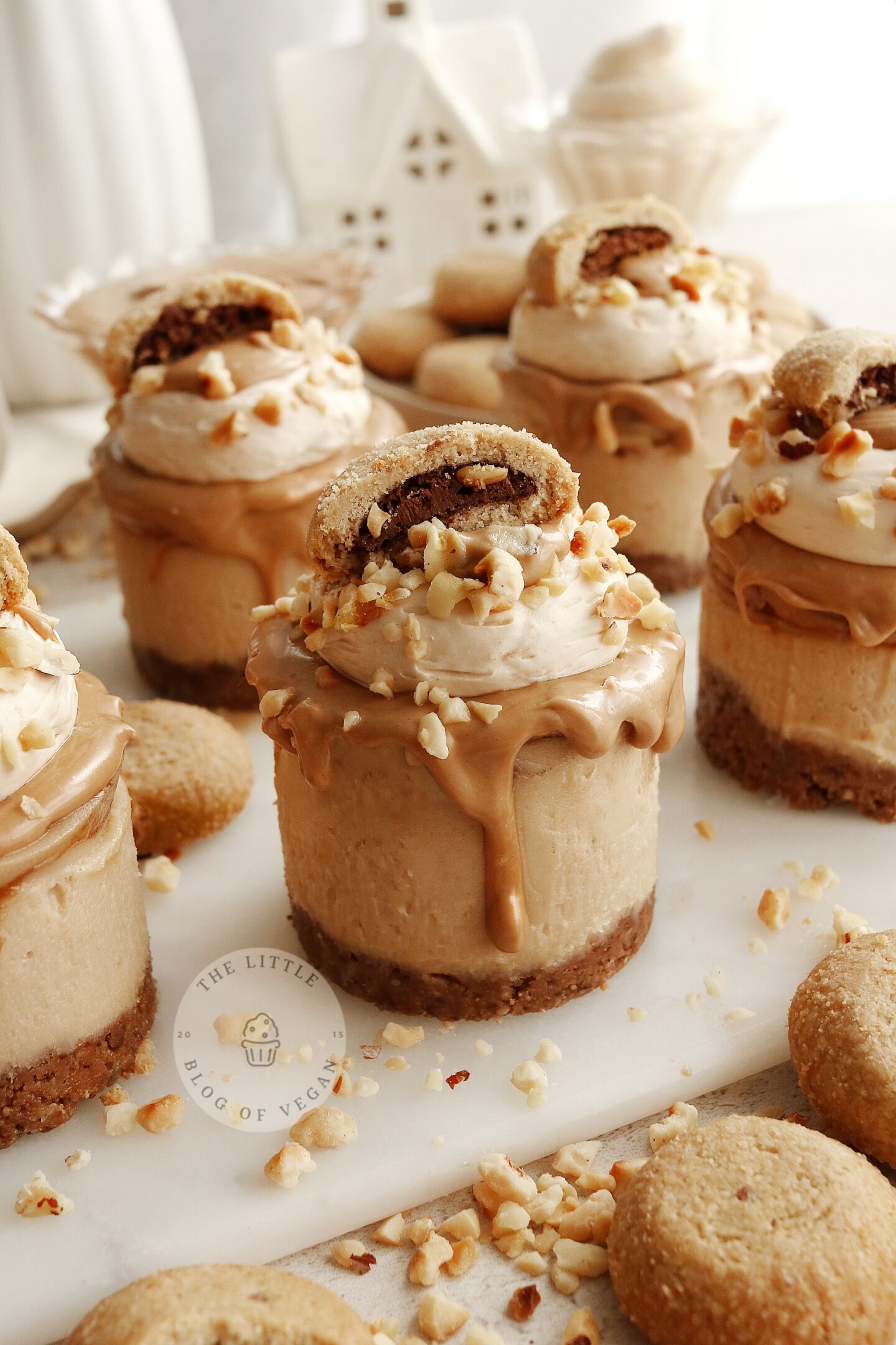 Vegan No-Bake Mini Kinder Cheesecakes