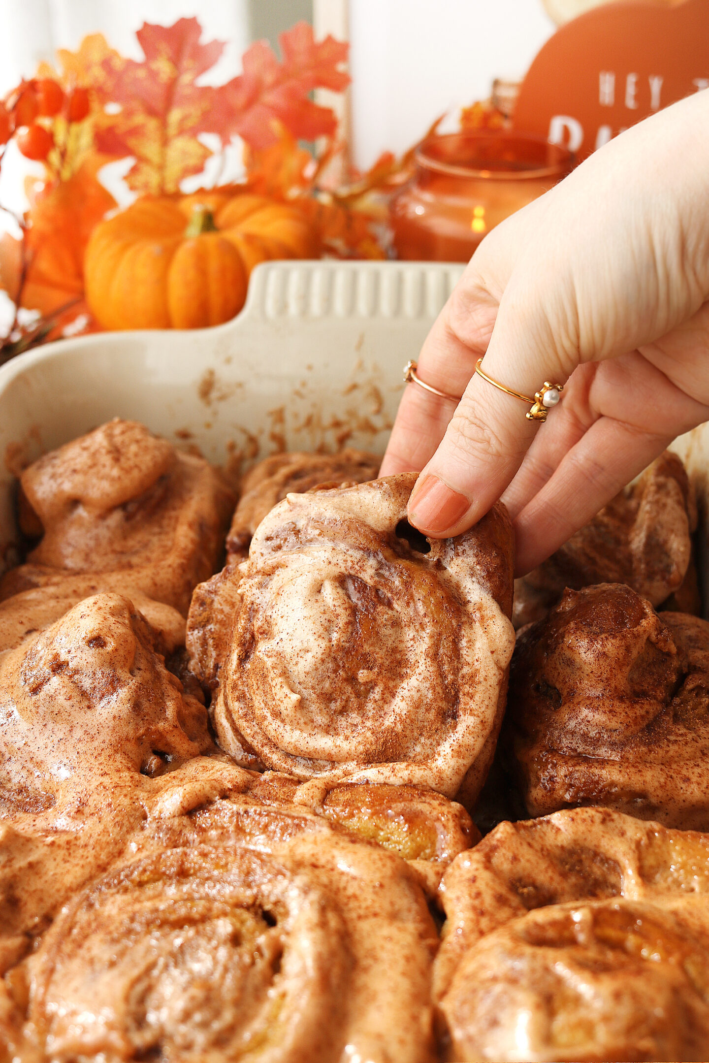Vegan Pumpkin Spice Cinnamon Rolls